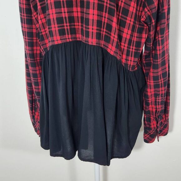 Beach Lunch Lounge Red and Black Plaid Flannel with Gathered Back Detail Size XL - Picture 6 of 9